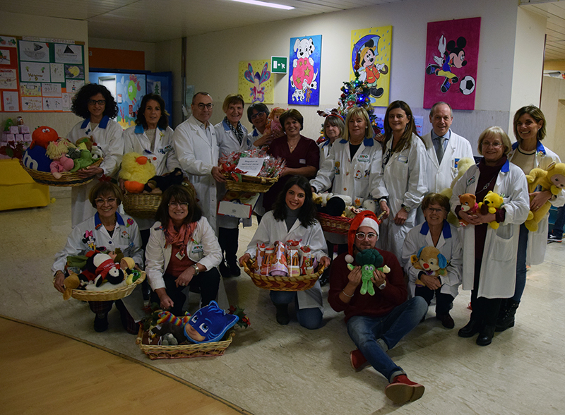 Associazione Volontari Ospedalieri celebra il Natale con il tradizionale rinfresco offerto ai piccoli pazienti del Dipartimento Materno-Infantile