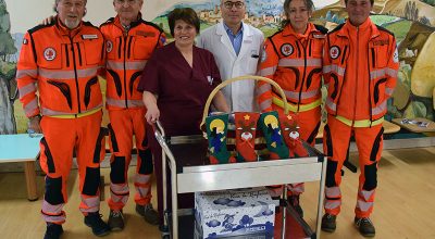 Pediatria, Pubblica Assistenza di Castelnuovo Berardenga porta le calze della Befana