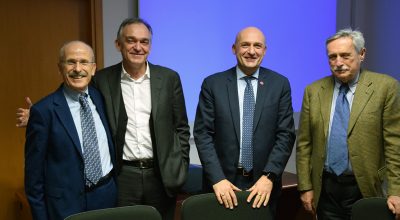 «L’Aou Senese ha svoltato in positivo». Lo ha detto il Presidente della Regione Toscana Enrico Rossi durante l’incontro di presentazione del nuovo statuto aziendale. Nuova organizzazione per il policlinico Santa Maria alle Scotte con 10 Dipartimenti