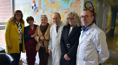 Pensione solidale, tre ex dipendenti dell’Azienda ospedaliero-universitaria Senese donano 3mila euro alle associazioni che si occupano dei piccoli pazienti delle Scotte