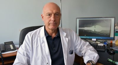 Ortopedia: particolare intervento con installazione di una mega-protesi su paziente affetta da frattura femorale