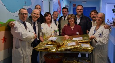 Natale alle Scotte, sorrisi e tanti regali ai piccoli pazienti del Dipartimento della Donna e dei Bambini dell’Azienza ospedaliero-universitaria Senese da parte di Pam Panorama