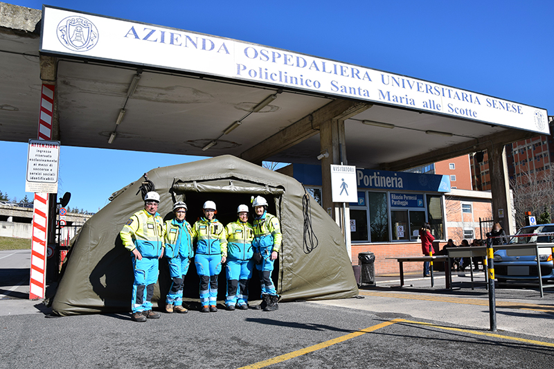 Nuovo check-point di accesso all’ingresso del policlinico Santa Maria alle Scotte