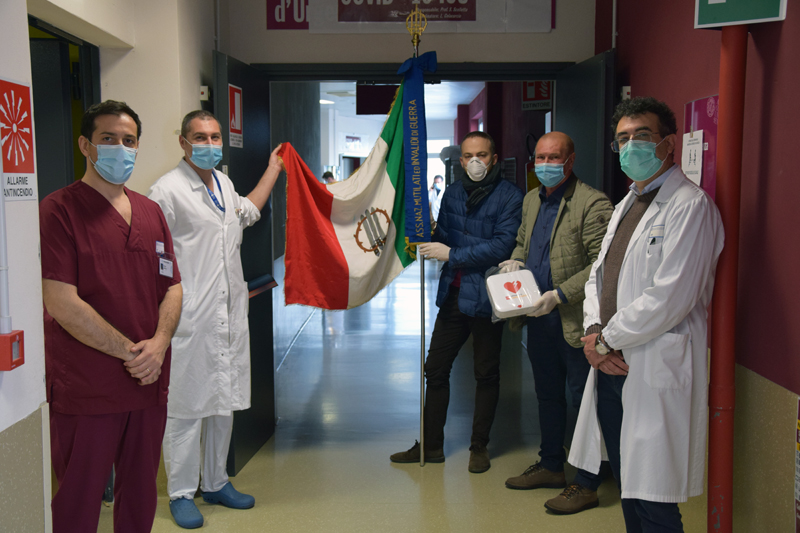 Associazione nazionale Mutilati e Invalidi di Guerra dona due defibrillatori al policlinico Santa Maria alle Scotte