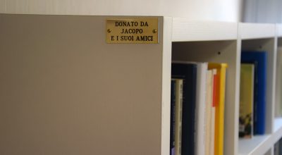 Jacopo, paziente in cura presso il Centro di Immuno-Oncologia, effettua donazione all’Associazione Aquattromani