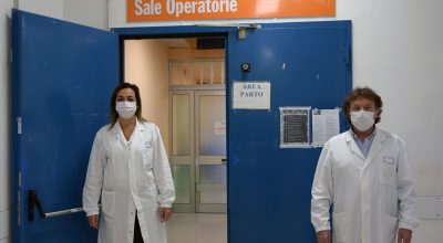 Primo parto di una donna positiva al Sars-Cov2, inviata da altra struttura sanitaria: mamma e neonato sono in buone condizioni di salute. Ricoverata insieme al suo neonato anche una seconda donna che aveva appena partorito a Poggibonsi, risultata positiva