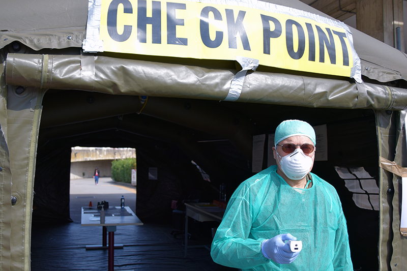 Sostituzione tenda check-point con prefabbricato all’ingresso dell’ospedale