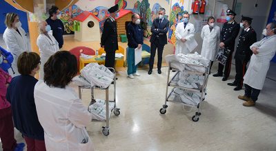 Il reparto Carabinieri Biodiversità di Siena porta doni ai bambini ricoverati all’Aou Senese