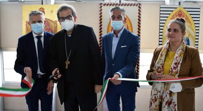 Arte in corsia: la mostra “Siena Invicta” esposta all’Aou Senese e inaugurata dal Cardinale Augusto Paolo Lojudice