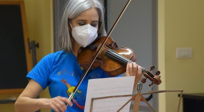 “Sviolinando”, il concerto di Natale con gli allievi di violino della scuola di Renata Lackò, chiude la stagione 2022 di Agorà Aou Senese