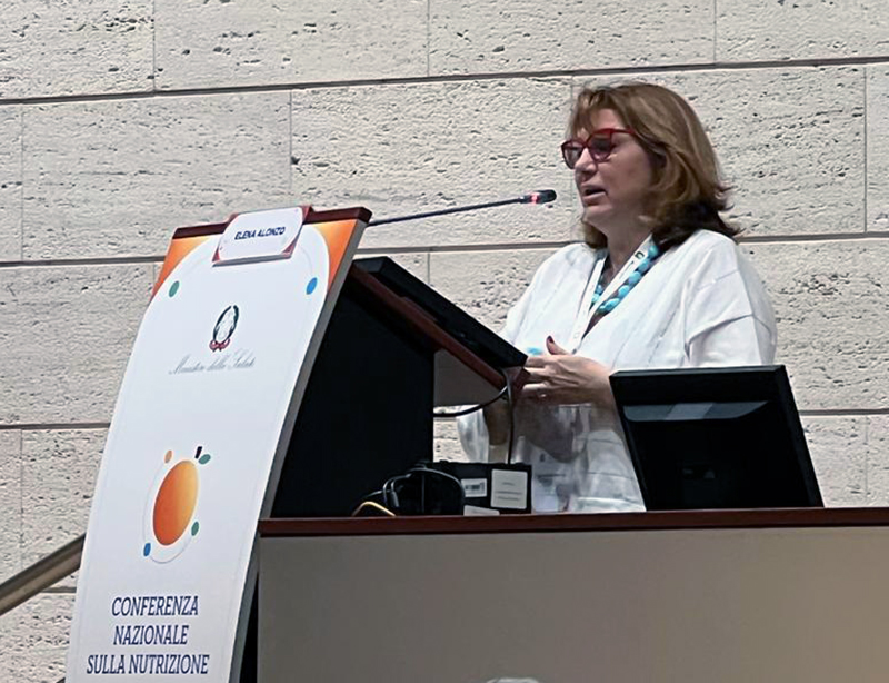 La dottoressa Barbara Paolini, presidente di ADI, Associazione Italiana di Dietetica e Nutrizione Clinica e direttore di Dietetica e Nutrizione clinica dell’Azienda ospedaliero-universitaria Senese alla conferenza nazionale sulla nutrizione promosso dal Ministero della Salute