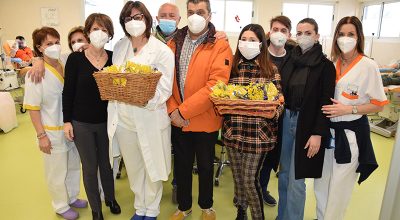 8 marzo: associazioni di volontariato donano mimose per donatrici del Centro Emotrasfusionale dell’Aou Senese