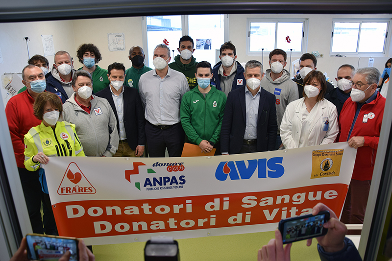 “Lo sport fa rete”: donazione di sangue collettiva degli atleti di Mens Sana, Virtus, Costone ed Emma Villas volley