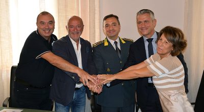 Donazioni di Sangue: la Guardia di Finanza è la prima Forza di polizia a siglare il protocollo con Aou Senese e associazioni di volontariato AVIS, ANPAS, Fratres territoriali e Gruppo Donatori Sangue delle Contrade per percorsi dedicati alla donazione del sangue ed emocomponenti