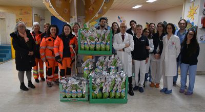 Uova di Pasqua per i piccoli pazienti dell’Aou Senese dalla Pubblica Assistenza di Buonconvento e dalla sezione soci Unicoop Firenze