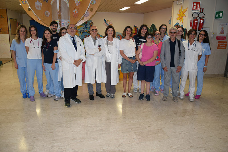 Il regalo di battesimo si trasforma in una donazione per la Pediatria