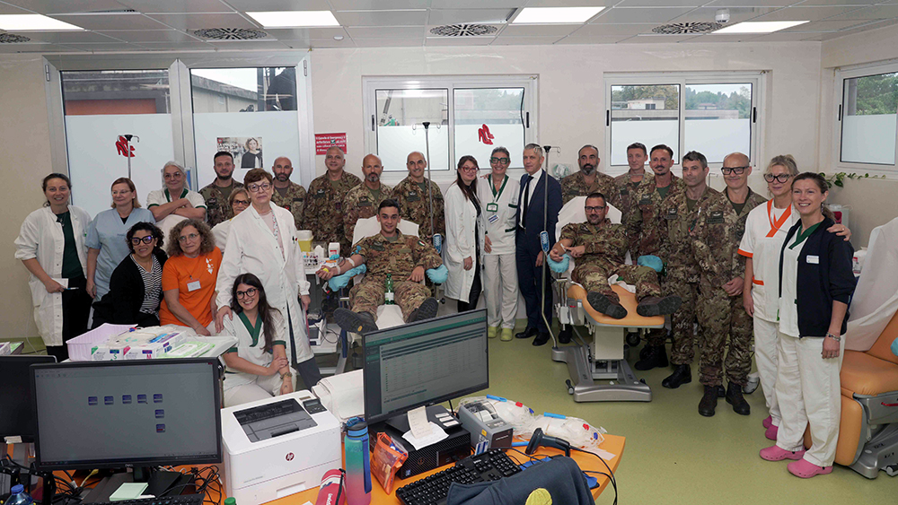 Donazione di sangue di gruppo del 186° Reggimento Paracadutisti Folgore di Siena in occasione dell’83esimo anniversario della Battaglia di El Alamein